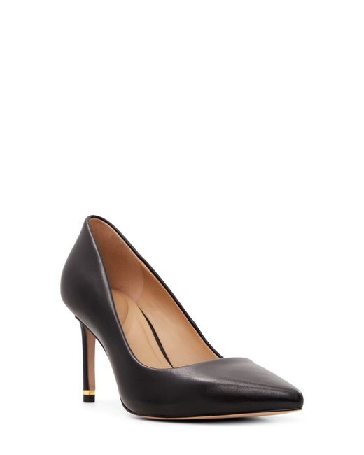L'agence Eloise Pump in at