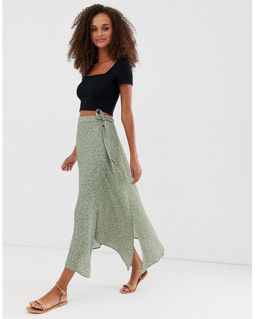 New Look ditsy floral midi skirt in pattern