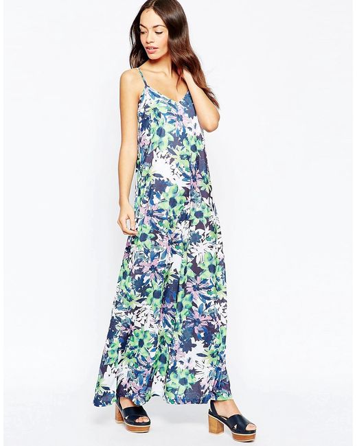 Yumi Maxi Dress in Tropical Floral Print