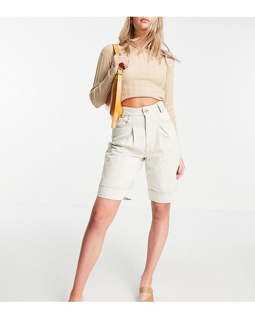 Vero Moda Tall tailored city shorts in ecru-