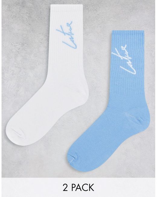 The Couture Club 2 pack sports socks in white and