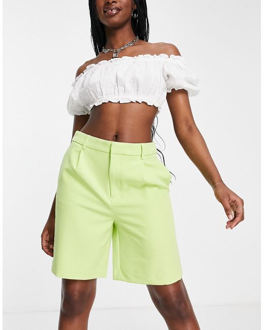 Only tailored city shorts in lime part of a set-