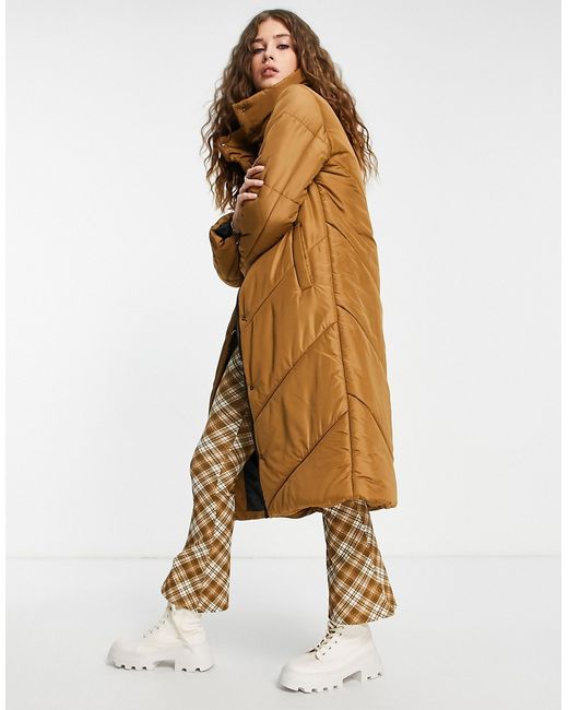 Violet Romance longline puffer coat with funnel neck in tan-