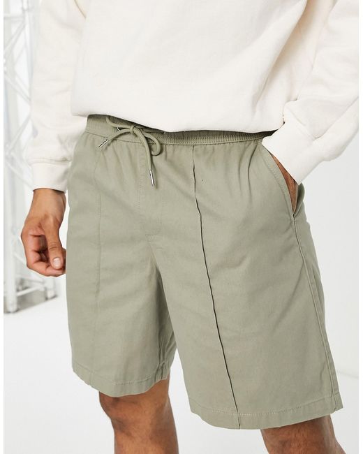 New Look relaxed fit pull on shorts with pintuck in dark khaki-