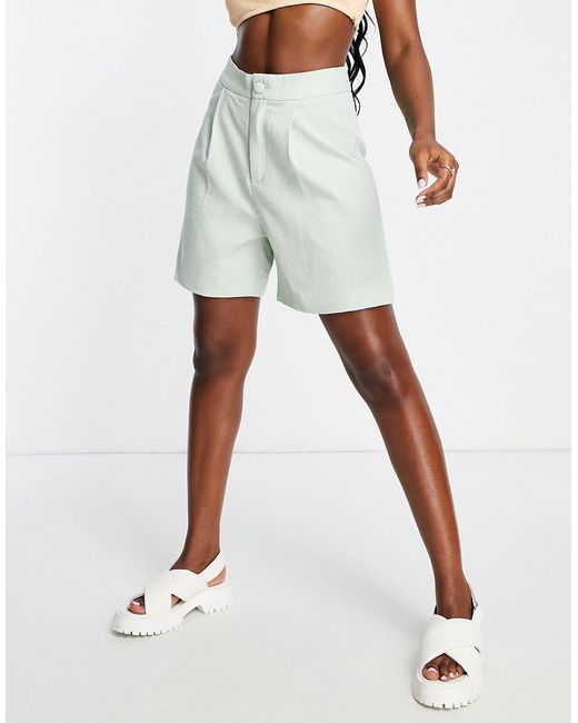 Urban Revivo tailored shorts in