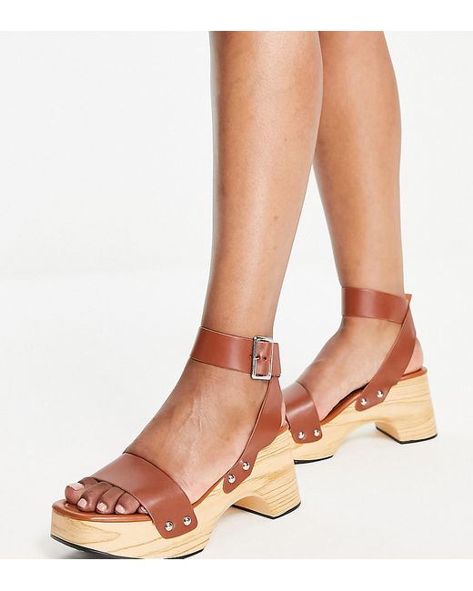 Glamorous Wide Fit summer clog sandals in tan-