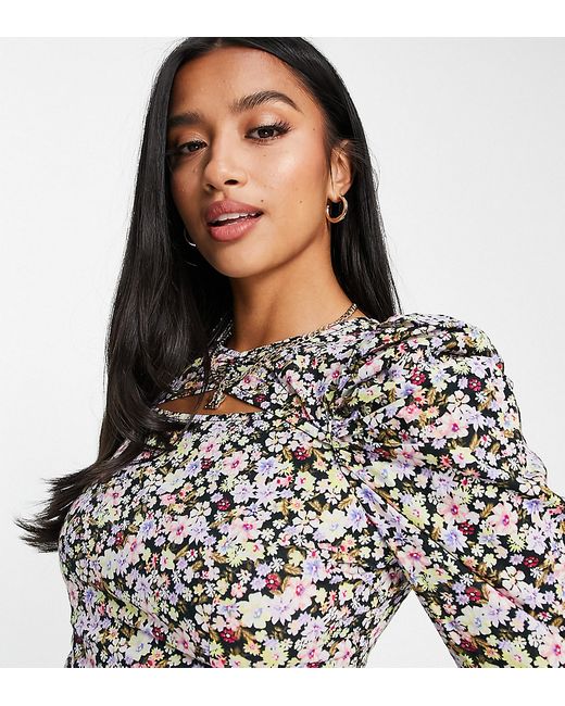 Vero Moda Petite cut out blouse in black ditsy floral-