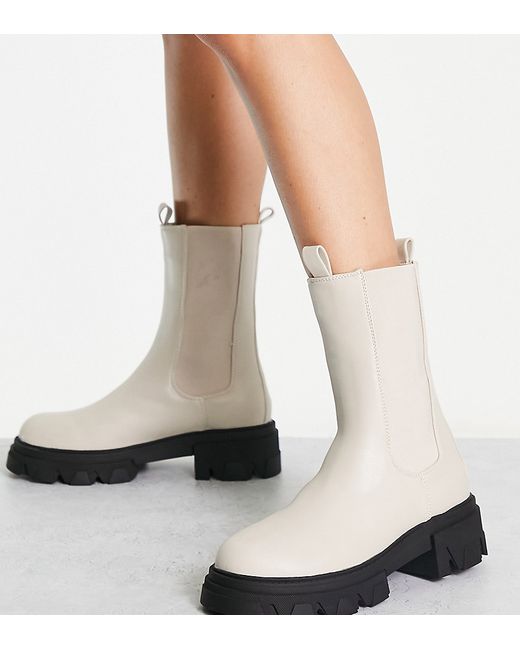 Missguided chunky pull on ankle boot in cream-