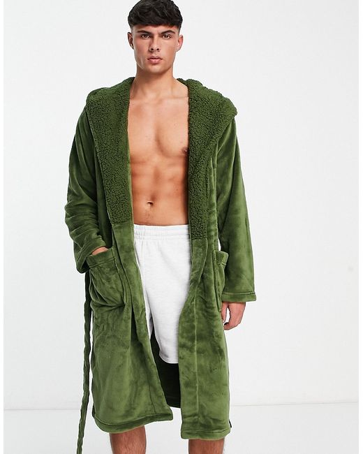 Chelsea Peers robe in khaki-
