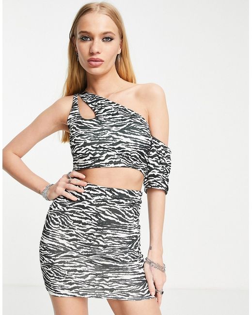 Fashionkilla drop shoulder crop top in zebra print part of a set-