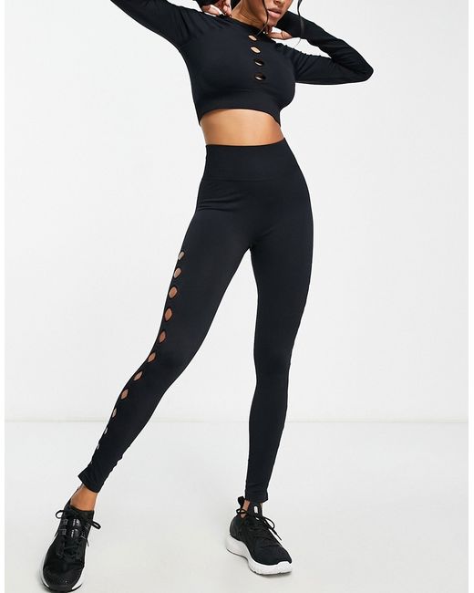 Hiit legging with cut out-