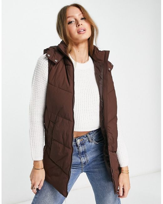 Pieces hooded longline vest in chocolate-