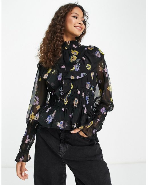Vero Moda shirred blouse in floral print-