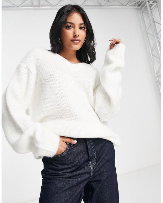 Asos Design longline sweater with v neck in brushed yarn cream-