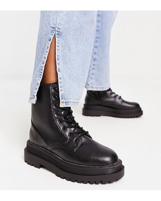 Stradivarius Wide fit lace up chunky boots in
