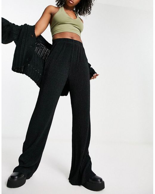 Urban Revivo pleated knit pants in