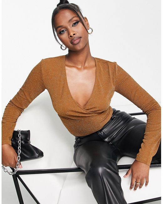 Pieces cropped wrap top in rust glitter-
