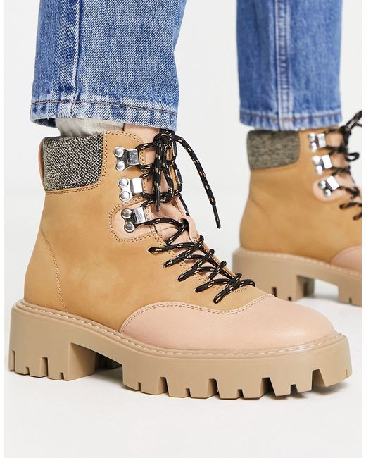 Only chunky lace up boot in camel-