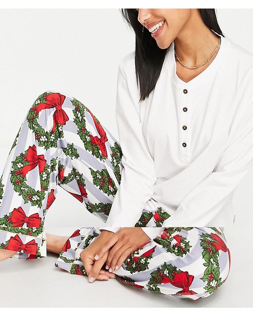 Chelsea Peers Christmas wreath long pajamas with henly top in blue and white-