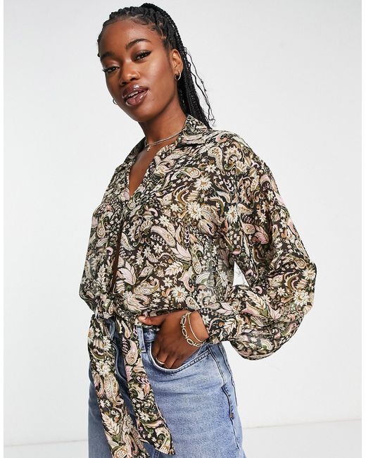 New Look paisley print tie front blouse in