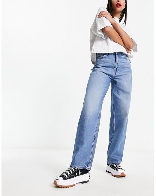 Weekday Rail mid rise baggy fit jeans in seventeen wash