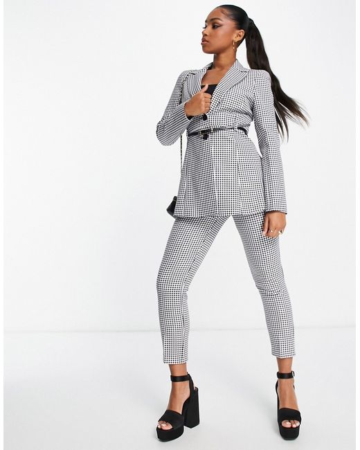 Miss Selfridge fitted cropped peplum blazer with belt in mono dogtooth check-