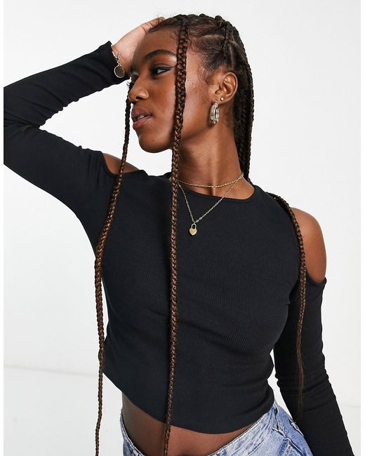 New Look cut-out shoulder long sleeve top in