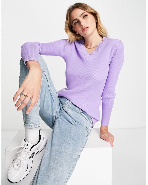 Gianni Feraud ribbed v-neck sweater in lilac-