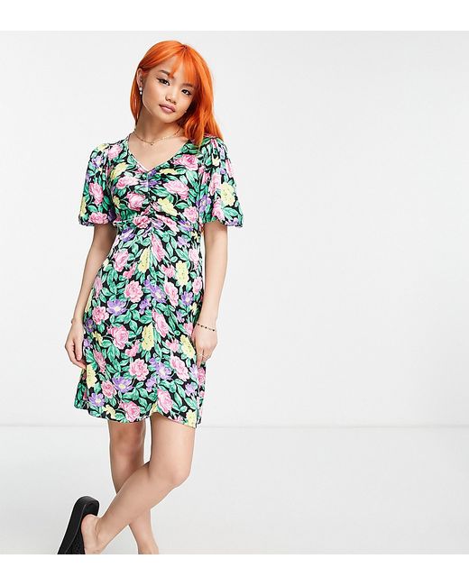 New Look Petite puff sleeve ruched front mini dress in floral