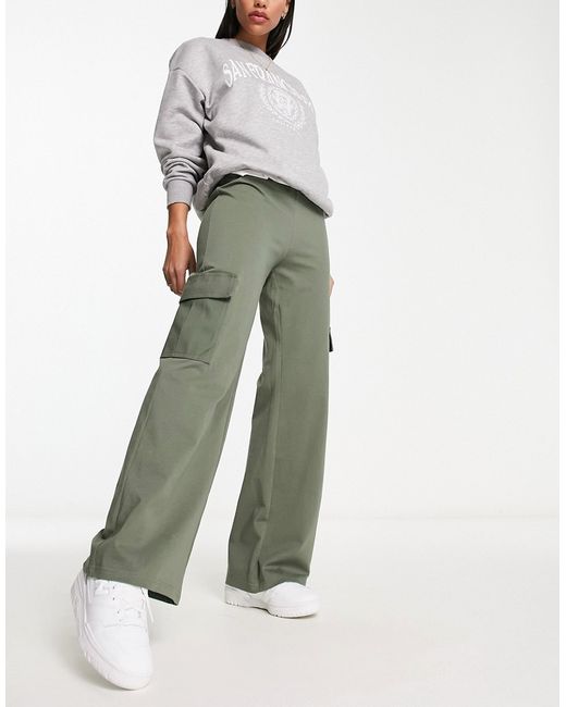 Urban Revivo cargo pants in army