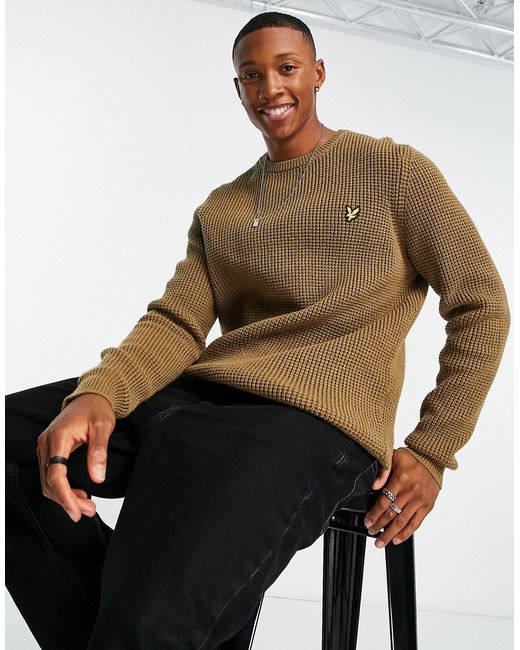Lyle & Scott Vintage tuck stitch knit sweater in bronze camel-