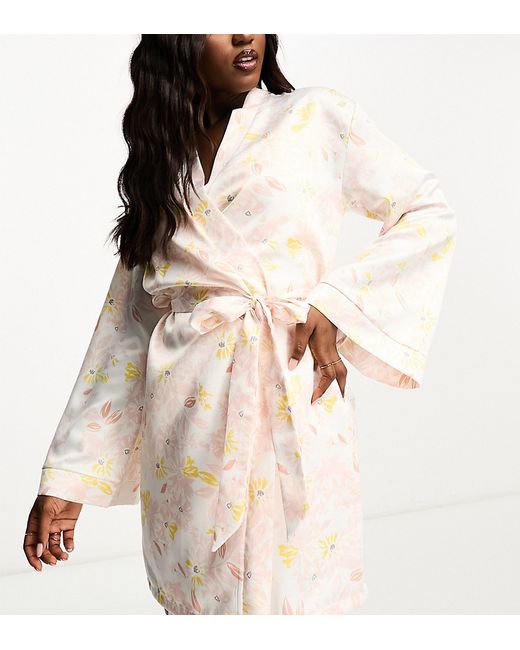Loungeable bridesmaid robes in floral print-