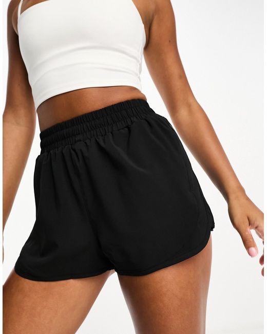 Asos 4505 woven running short with curved side seam-