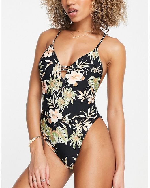 Volcom for the tide swimsuit in