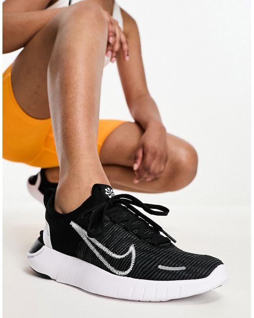 Nike Running Nike Free Run Flyknit sneakers in white