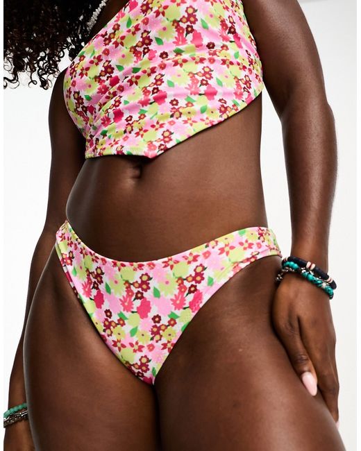 Pieces bikini bottoms in ditsy floral