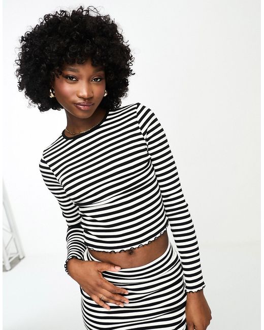 Miss Selfridge ribbed crew neck long sleeve stripe top in black and white-