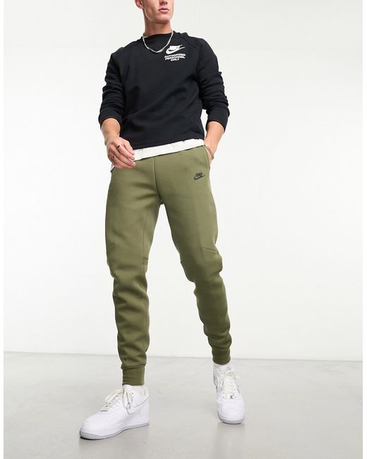Nike Tech Fleece sweatpants olive-