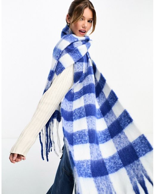 Glamorous blanket scarf white and cobalt checkerboard-