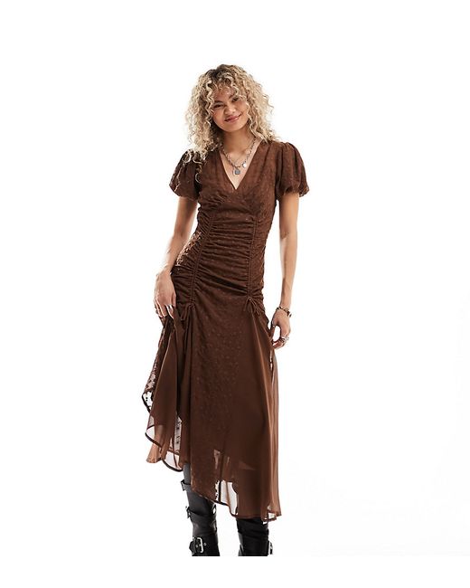 Reclaimed Vintage ruched maxi slip dress brown-