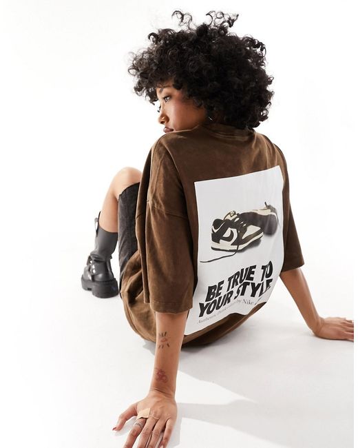 Nike Essentials oversized Dunk back print T-shirt washed brown-