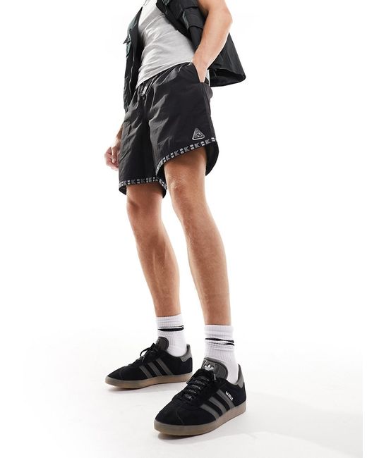 Huf peak tech shorts with jacquard taping