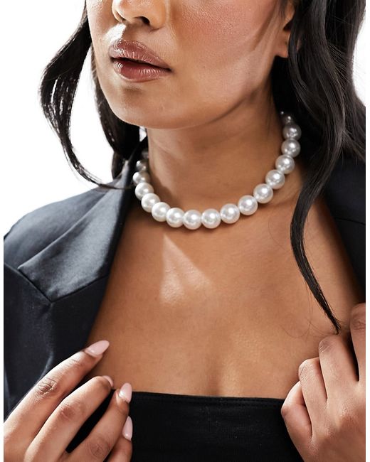 Asos Design short necklace with large faux pearl design-