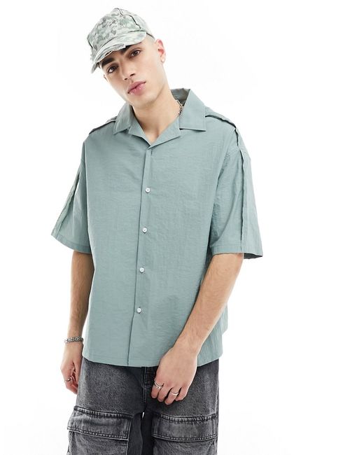 Collusion techy short sleeve revere shirt with raw seam detail