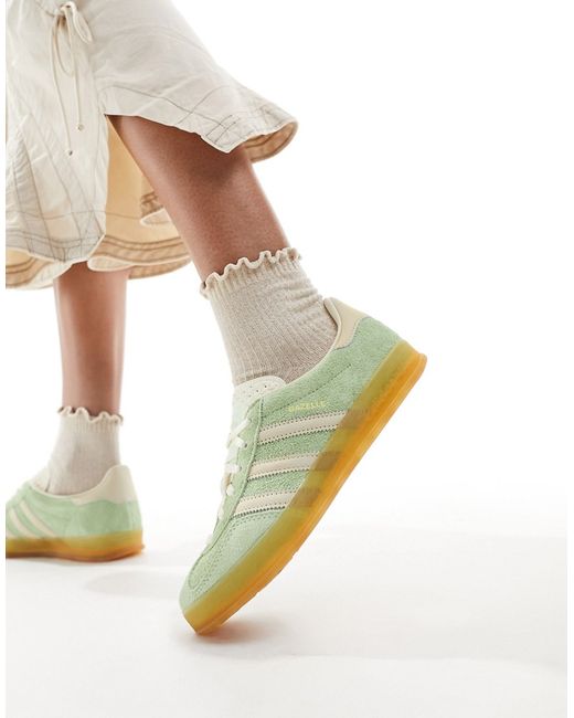Adidas Originals Gazelle Indoor gum sole sneakers green and white-
