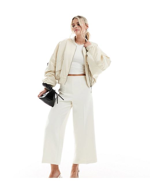 Asos Design Petite tailored culotte pants cream-