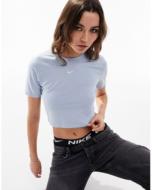 Nike Essential slim cropped T-shirt brown-
