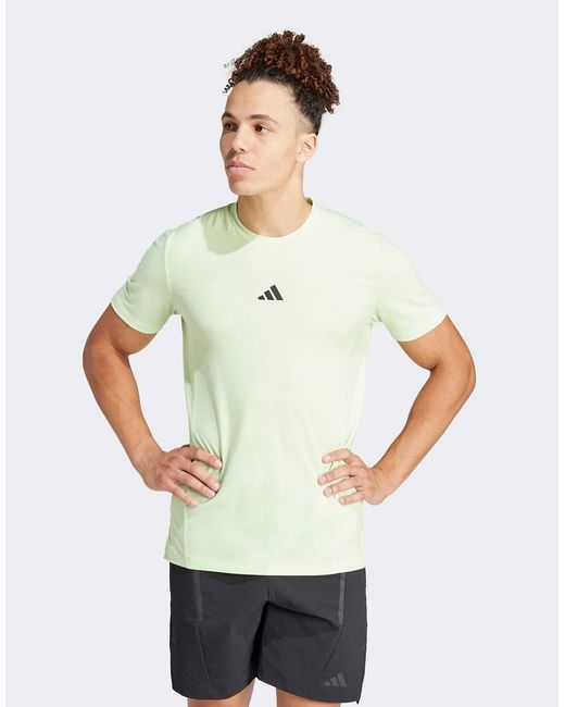 Adidas Originals adidas Performance D4T t-shirt with small chest logo light