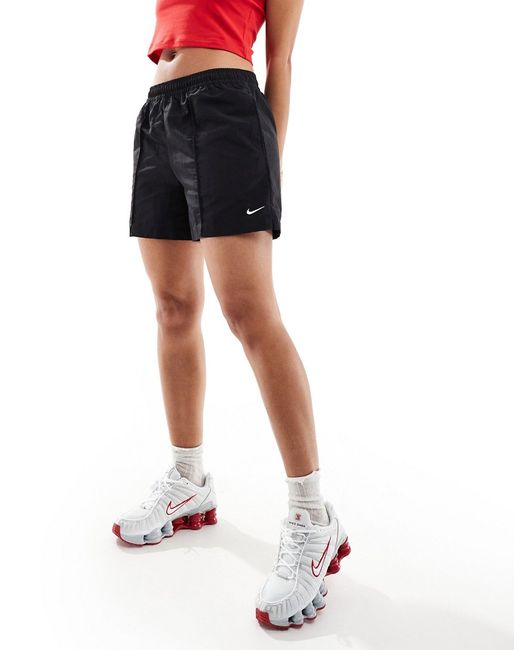 Nike Essentials mid rise fleece shorts