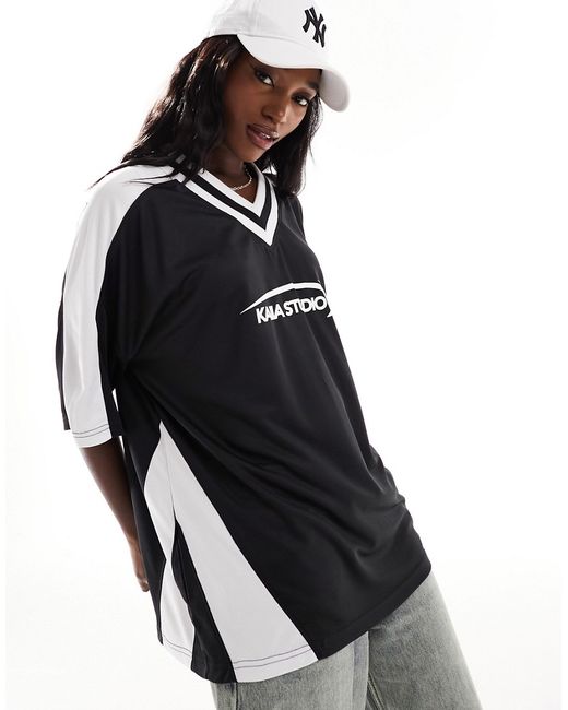 Kaiia logo v neck oversized t-shirt black and white-